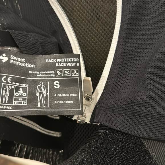 Sweet Protection Ski Race Vest II small youth 32-36 - Picture 8 of 8